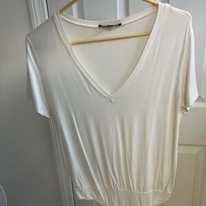 Lulu's Classic White V-Neck Short Sleeve Top
